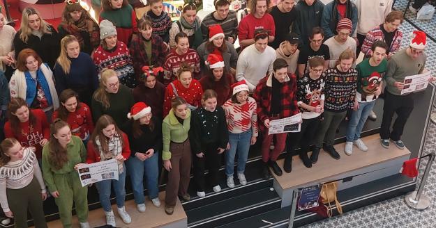 Musical students sing for "De Warmste Week" 2023 KCB
