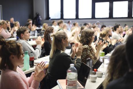 WHAT' S(O)UP, DOC? | Onderzoeksgesprekken KCB 2025 (© Kato Geuens)